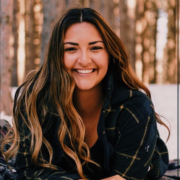 Meet your Posher, Emily - Picture 1 of 1